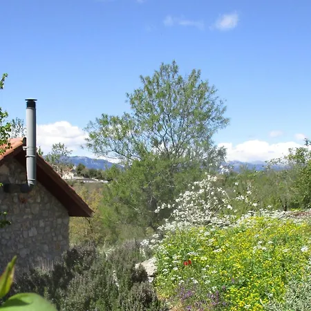Cosy With Garden In Leonidio