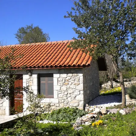 Cosy With Garden In Leonidio Holiday home Peleta